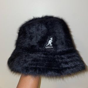FUZZY BUCKET HAT
